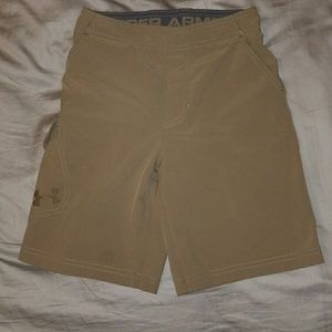 Boys size 6 Under Armour dressy shorts